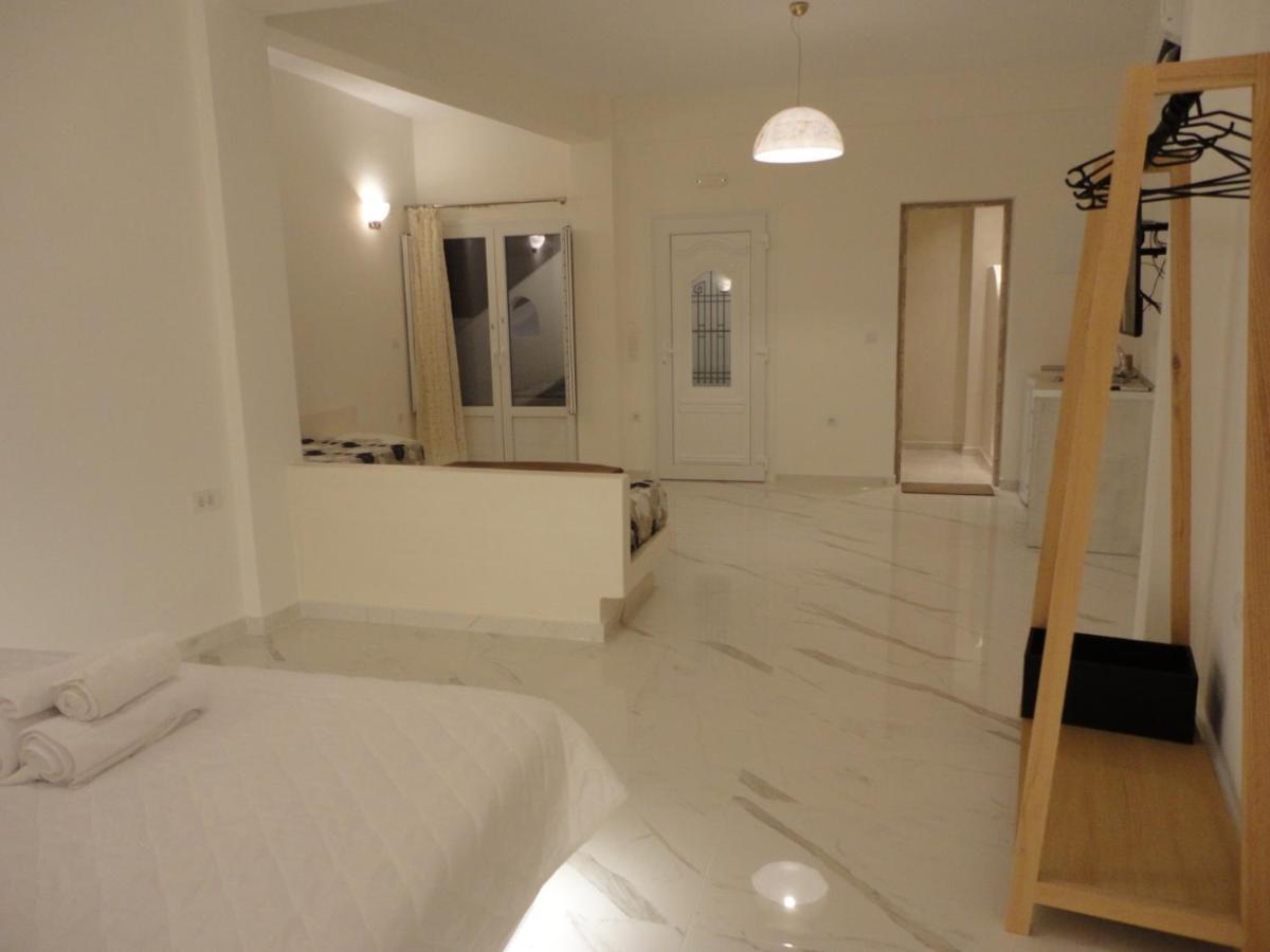 Triena Apartments Fira  Zewnętrze zdjęcie
