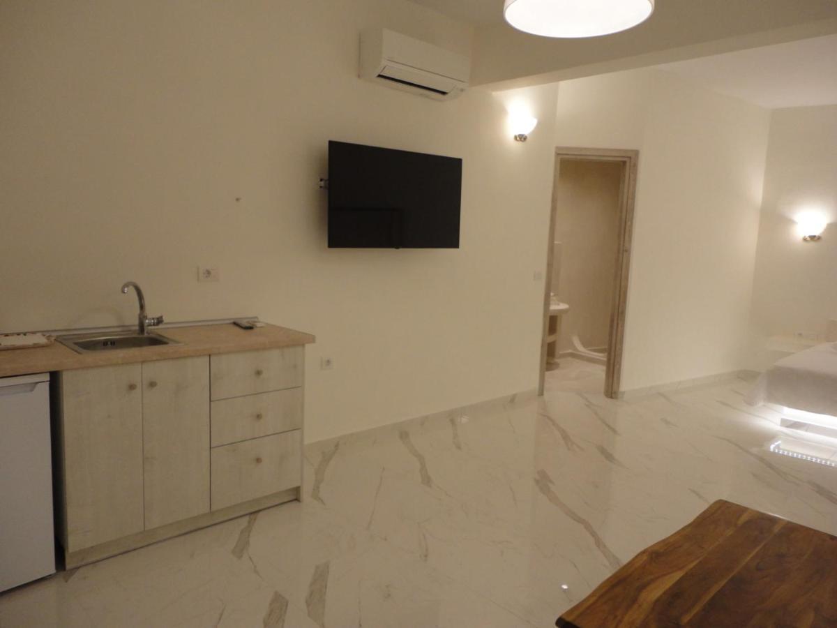 Triena Apartments Fira  Zewnętrze zdjęcie
